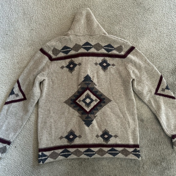 Geometric Patterned Cardigan - Picture 2 of 6